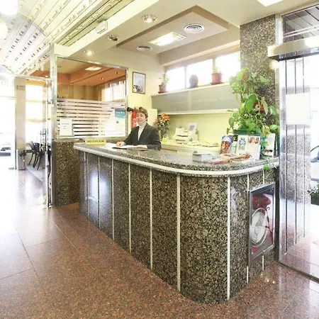 Hotel El Cisne 2*